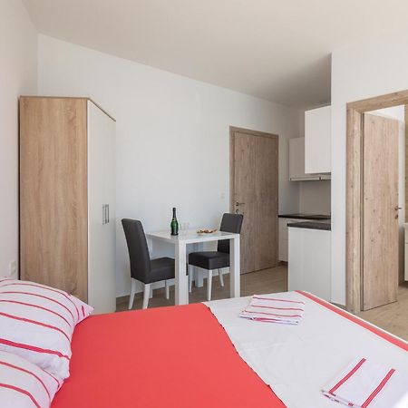 Absolute Beach Holidays Apartment ดูกีรัท ภายนอก รูปภาพ